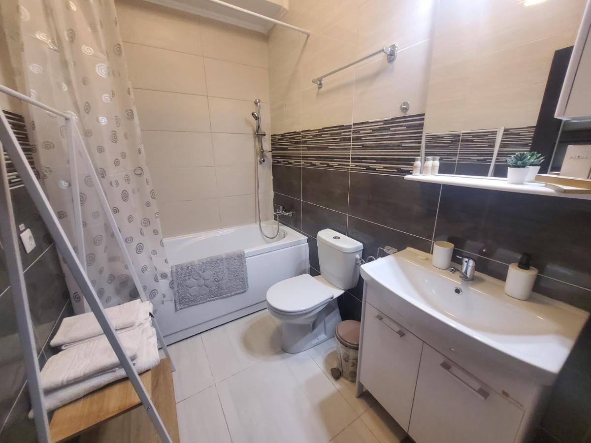 Morii Lake Special Apartment Bukarest Eksteriør billede
